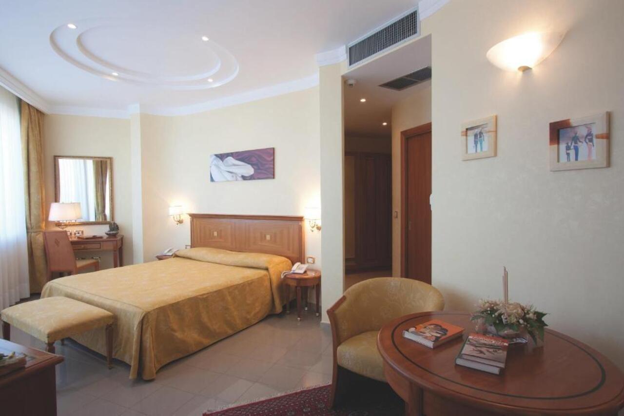 Hotel Tirreno Parghelia Eksteriør bilde