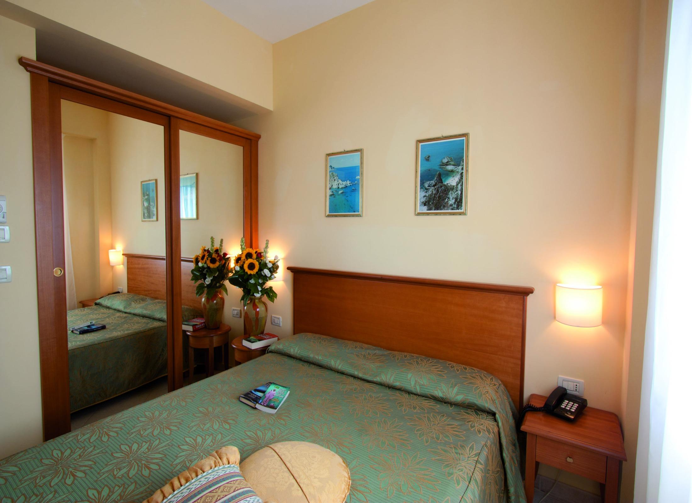 Hotel Tirreno Parghelia Eksteriør bilde