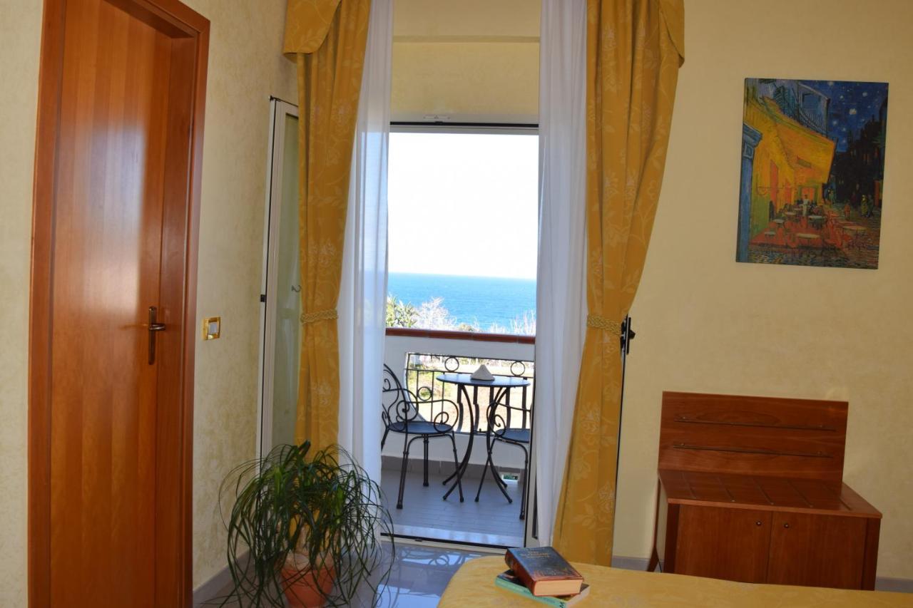 Hotel Tirreno Parghelia Eksteriør bilde