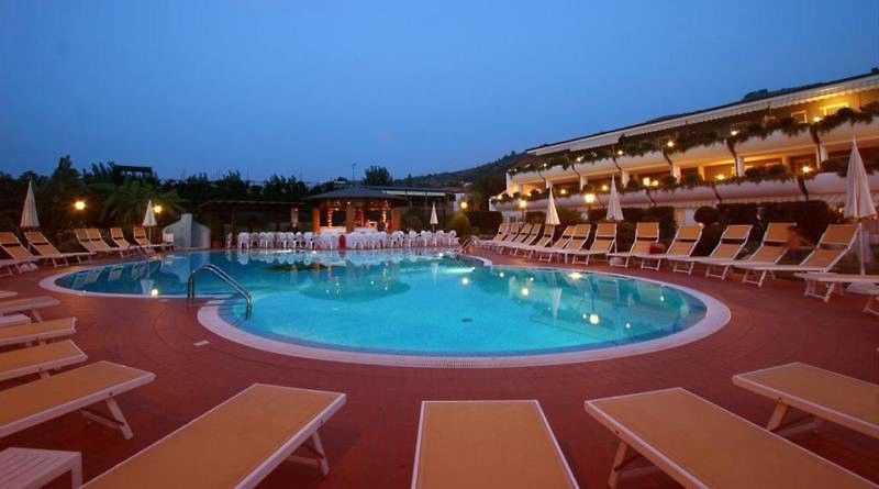 Hotel Tirreno Parghelia Eksteriør bilde